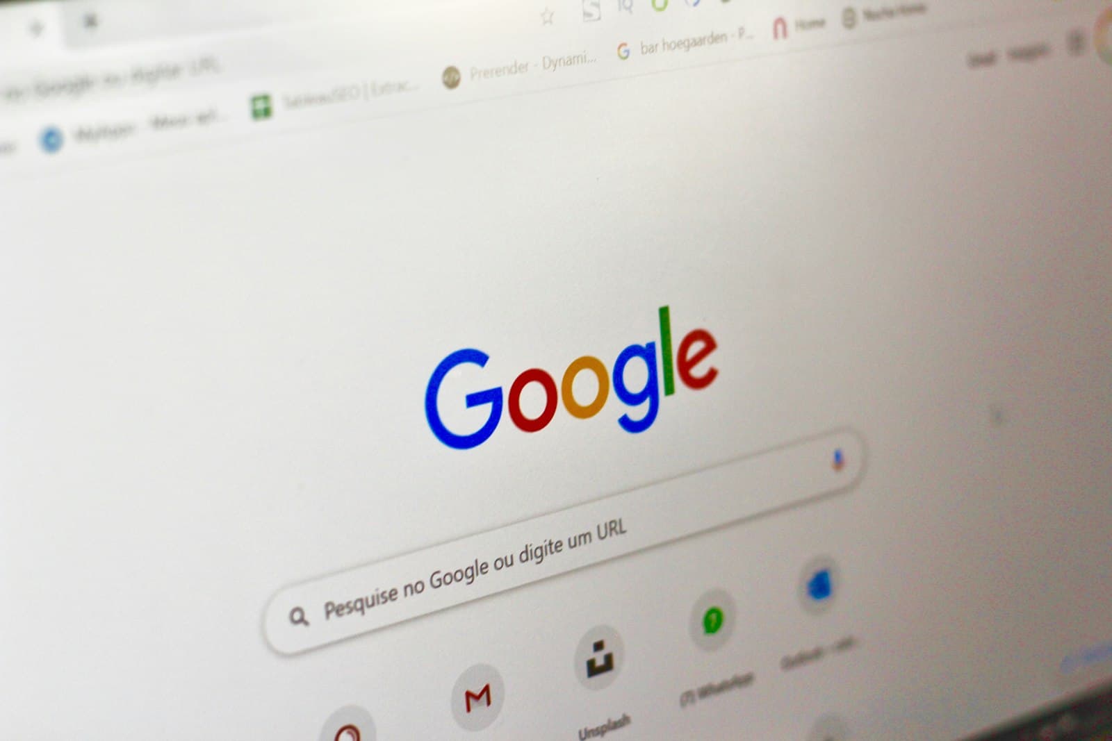 Écran d'ordinateur affichant la page d'accueil du moteur de recherche Google