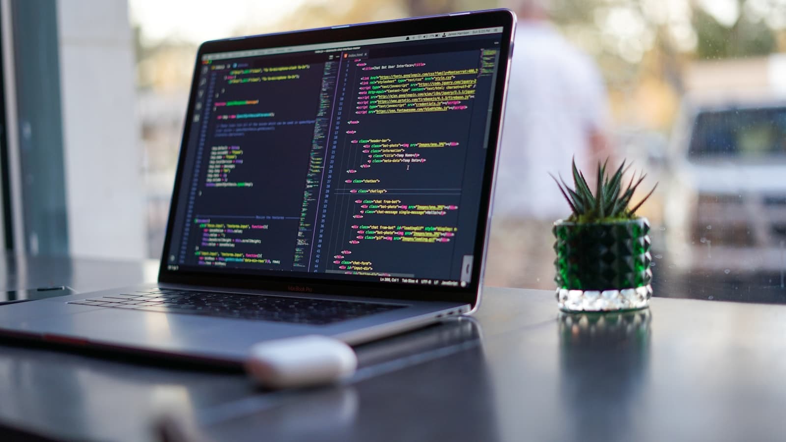 Écran d'éditeur de code affichant plusieurs fichiers ouverts côte à côte
